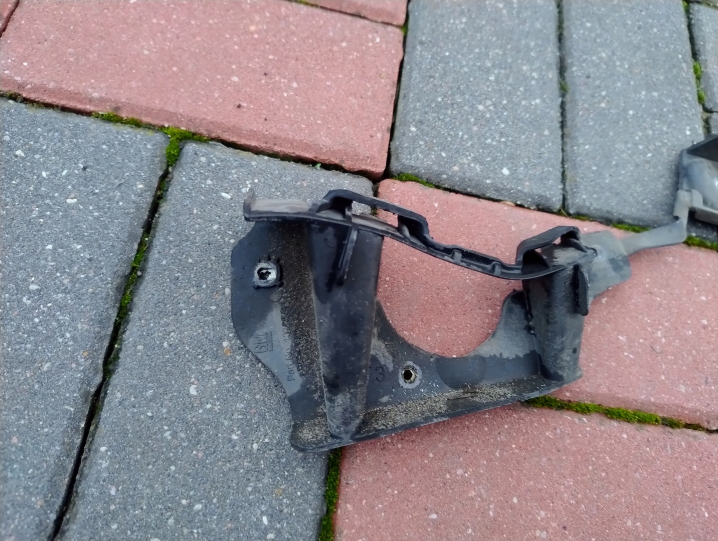 bumper bracket right rear part OPEL ASTRA J IV 13266741