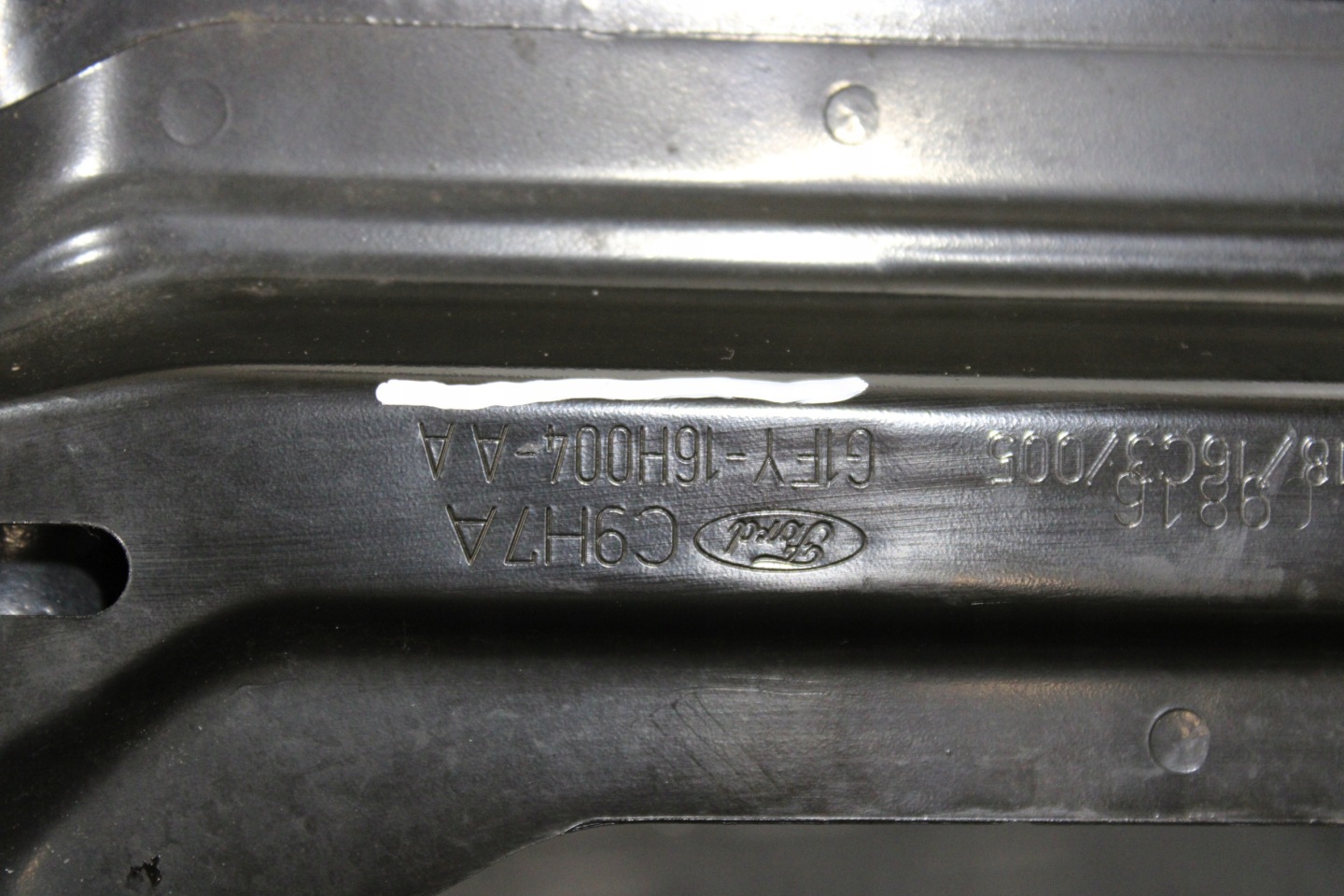 träger spreize G1FY-16H004-AA FORD KUGA MK2
