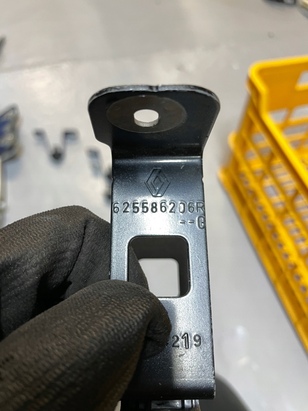 RENAULT CAPTUR II RIGHT TIP BONNETS 625586206R