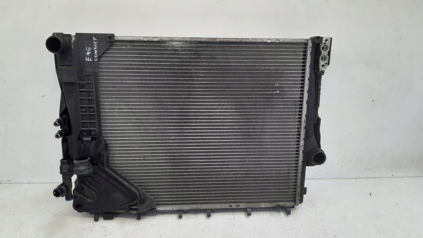 chladič vody klimatizaci 8377614 BMW E46 Compact