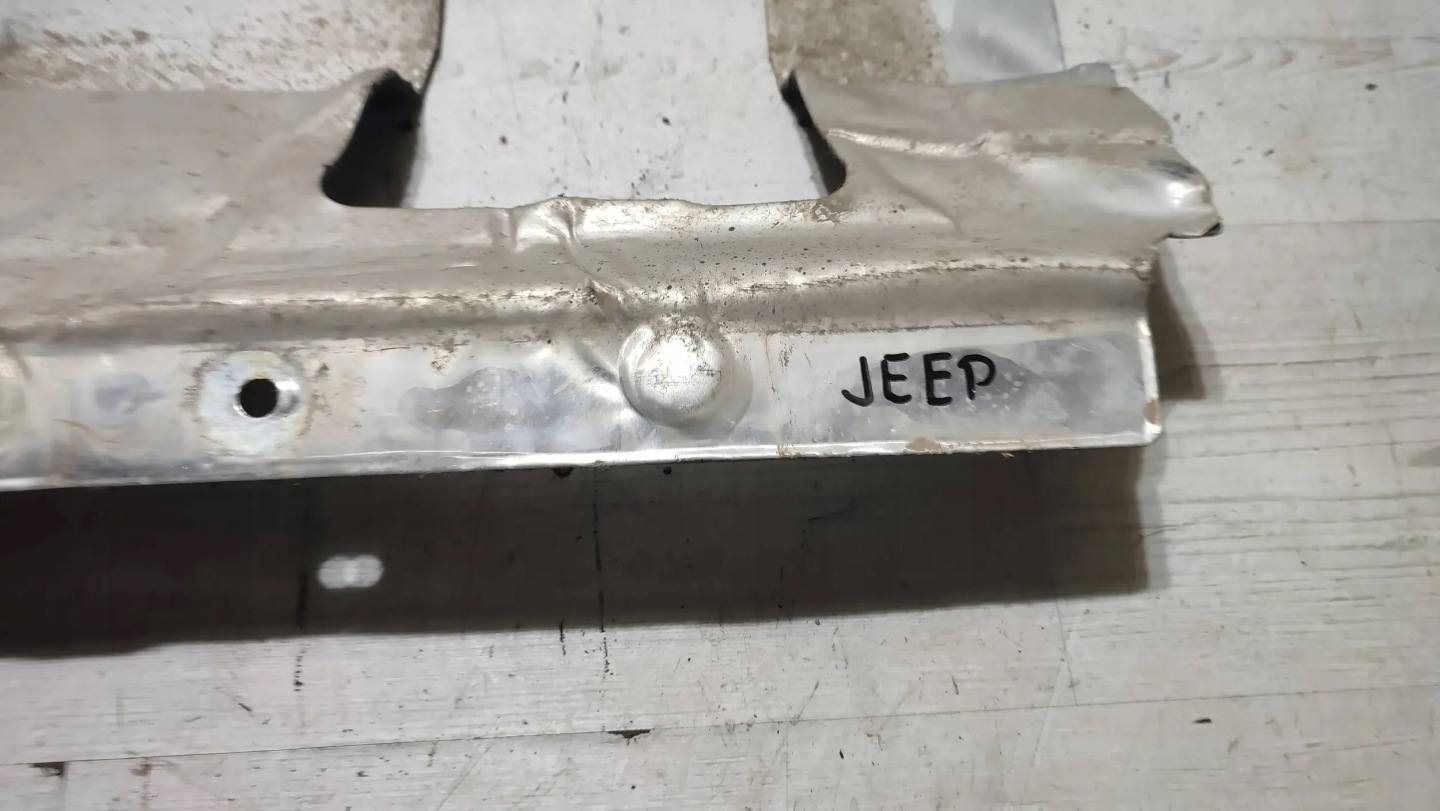 Jeep Cherokee KL 15r. 2.0d Blende Abdeckung termiczna
