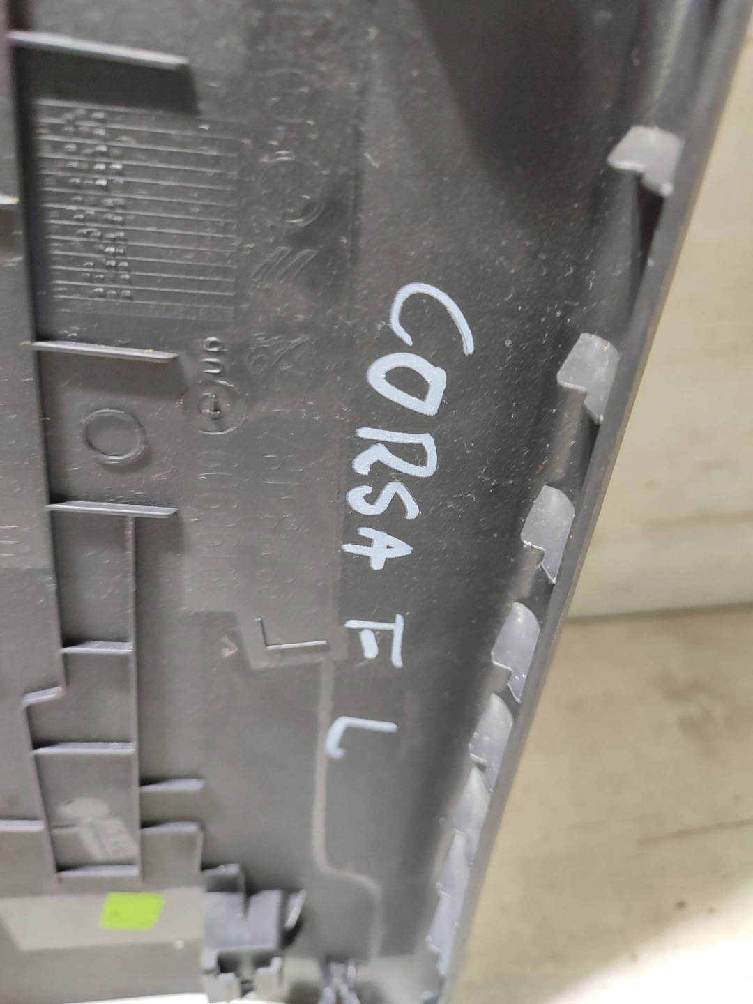 Opel Corsa F 2022 left side cover upper slupka / B