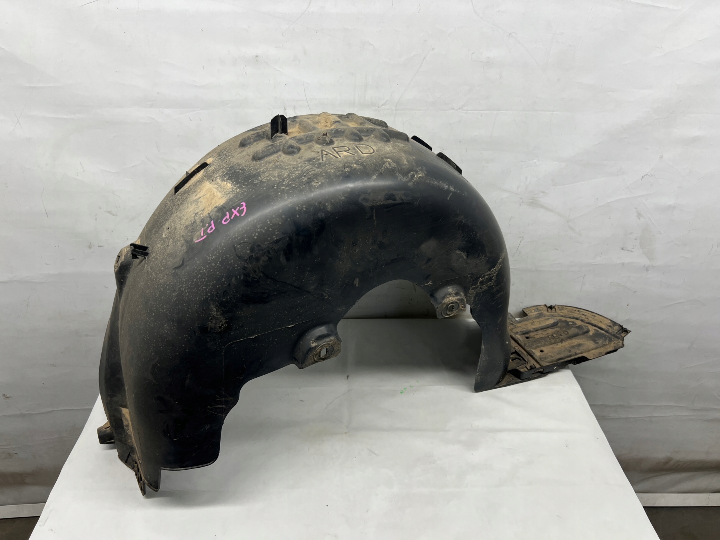 Peugeot Expert III mudguard right rear part right rear. 9832137780