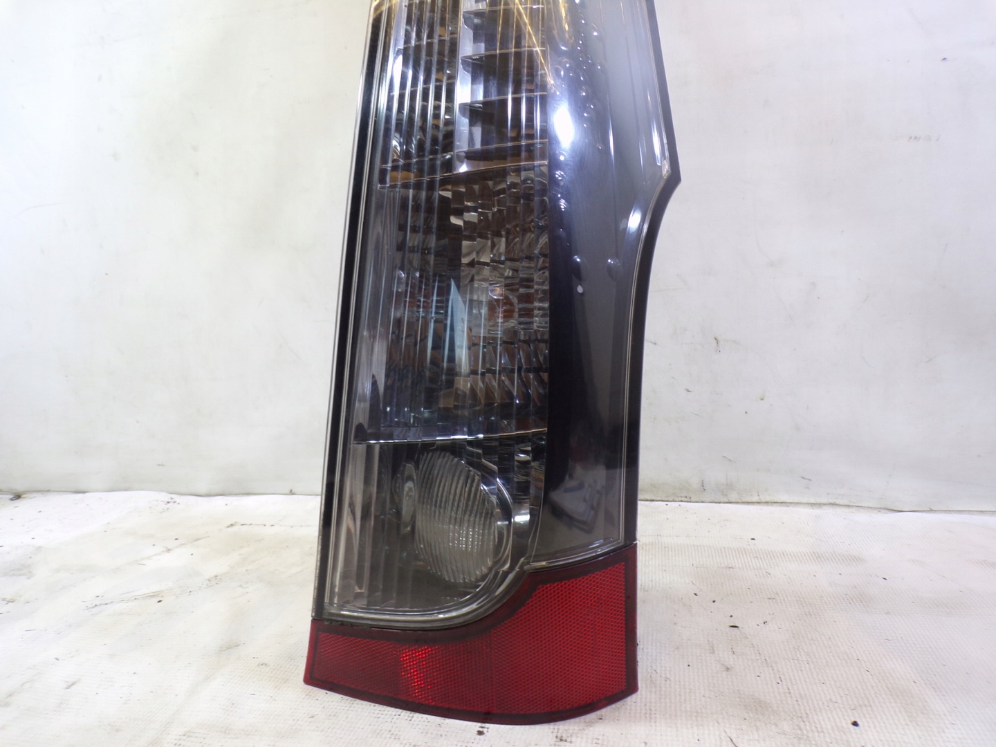 light rear rear part right MITSUBISHI GRANDIS