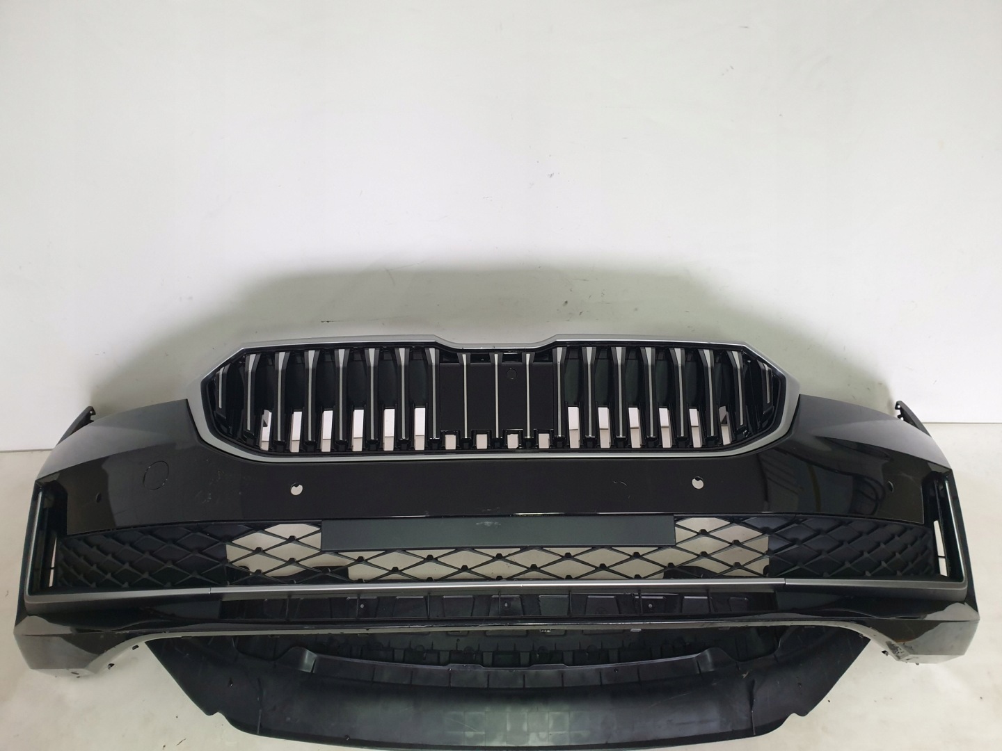 SKODA SUPERB IV 3P0 23-> bumper front front 4 x PDC cover 3P0807221