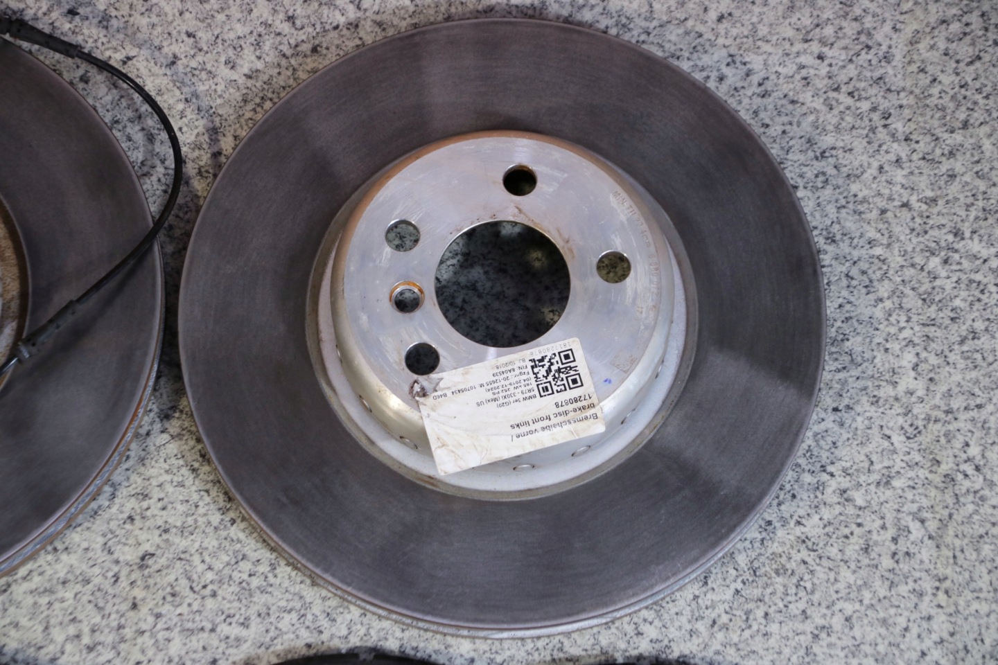 BMW G20 330i discs plates front 330x24 9 km !!!