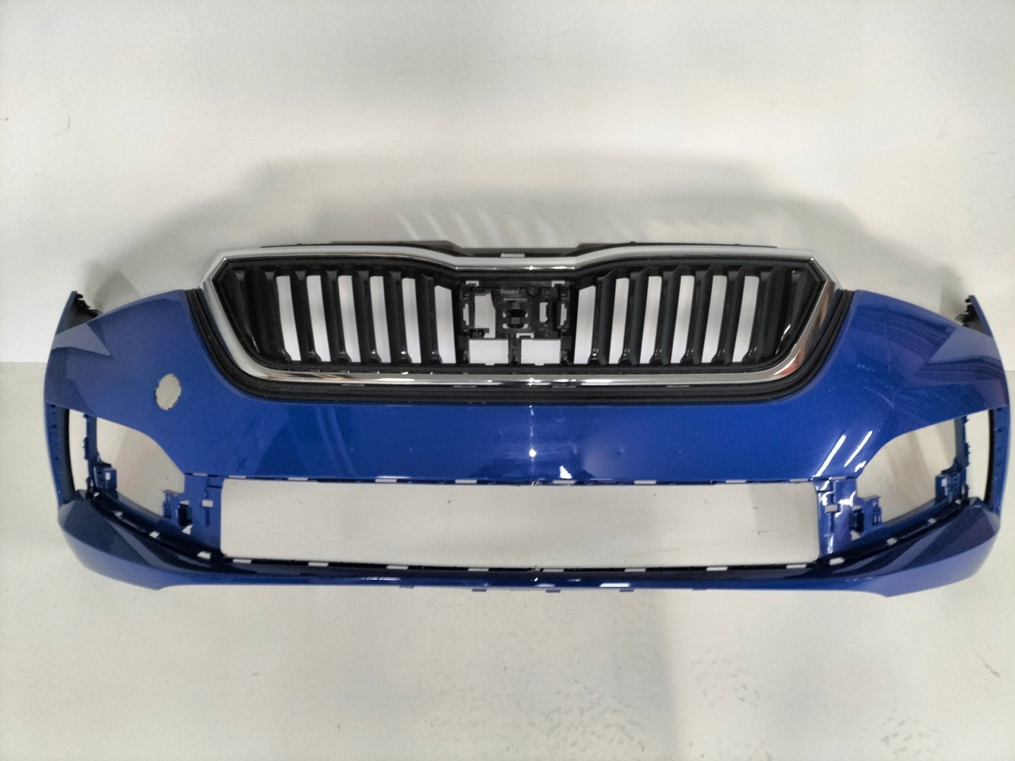 FRONTSTOSSSTANGE VORNE SKODA SCALA 19