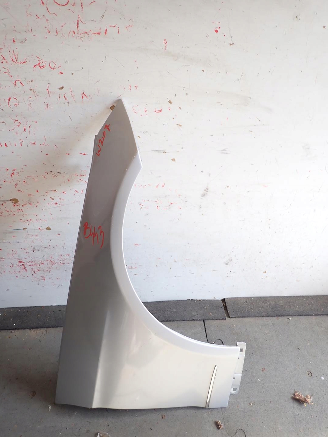 fender front front right MERCEDES E-KLASA COUPE W207