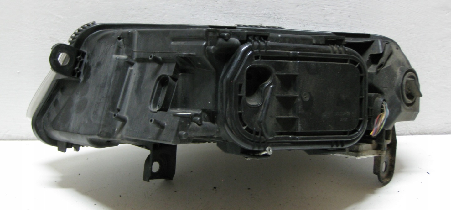 AUDI A6 C6 KOMBI 2.7 TDI 07R light right front XENON 4F0941004AK