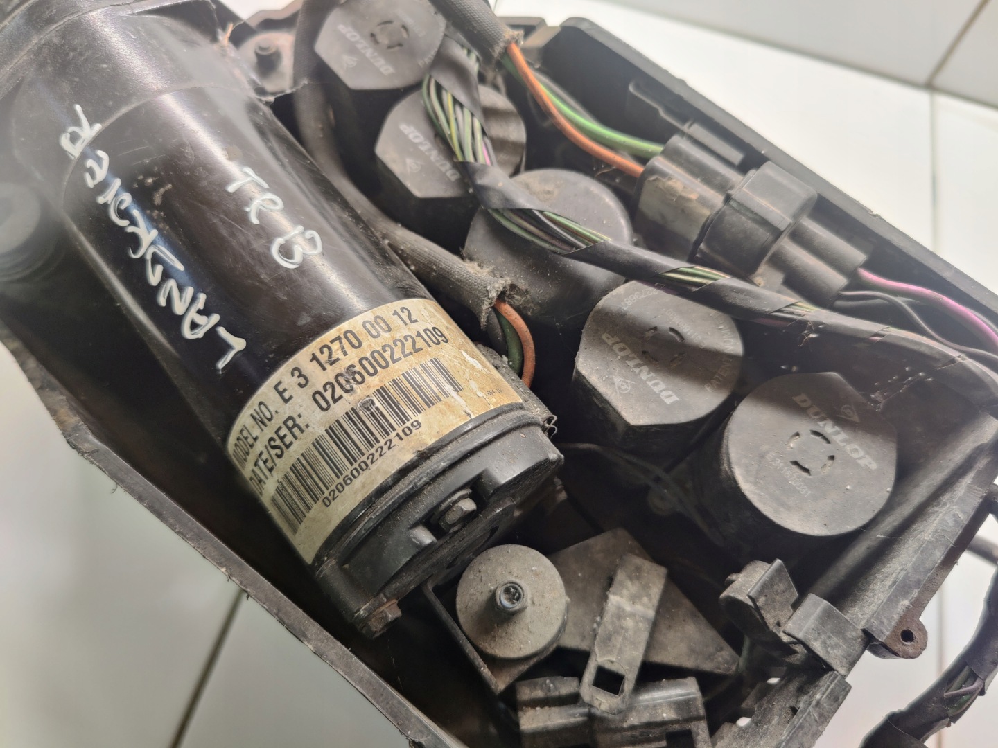 RANGE ROVER P38 KOMPRESOR Pumpe Achsträgers E312700012