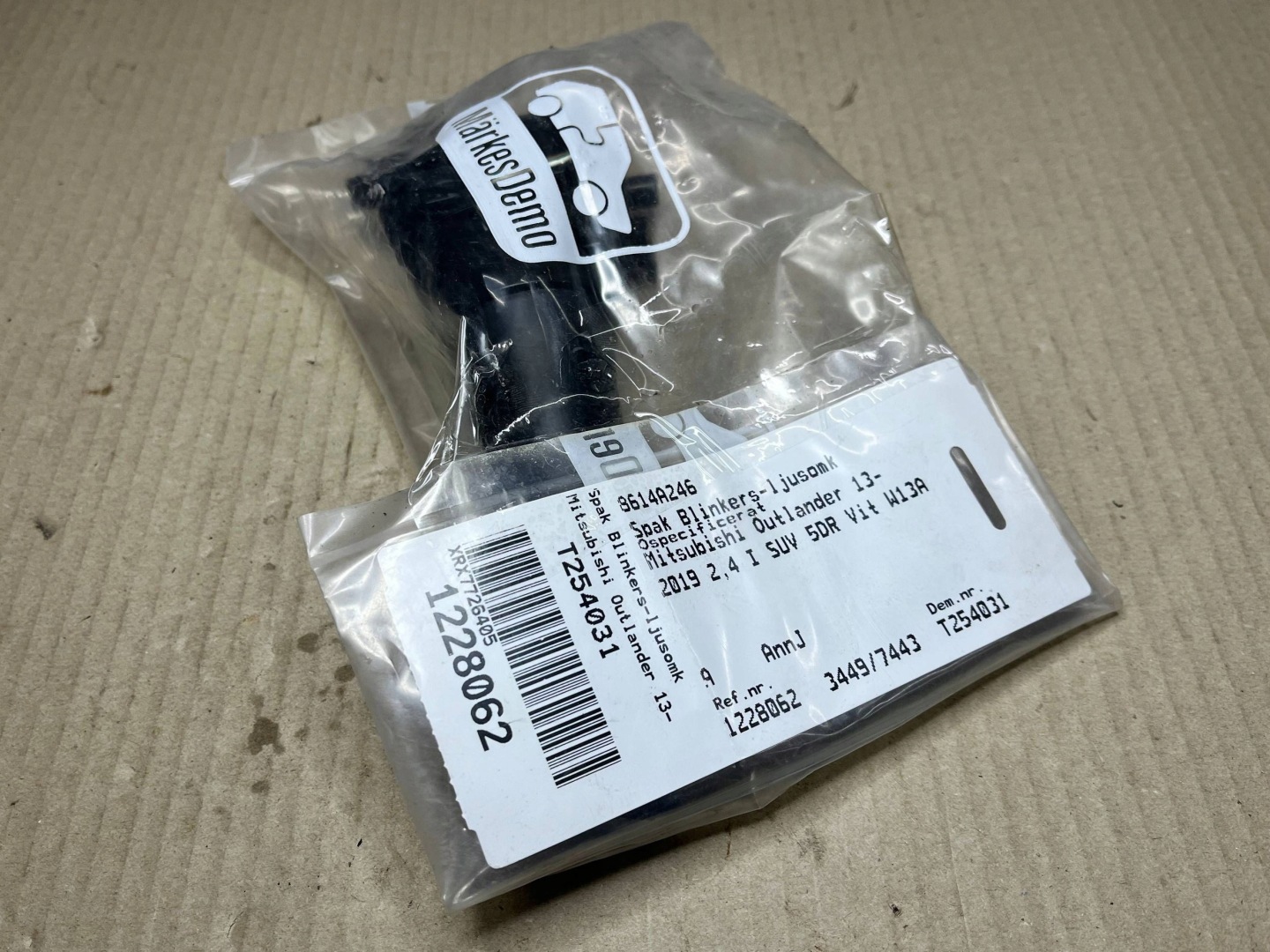 commandes indicateurs de direction Mitsubishi Outlander 8614A246