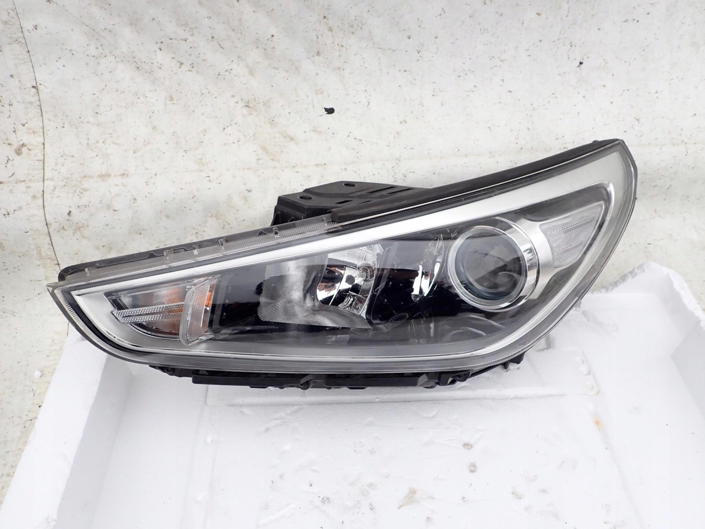 HYUNDAI I30 III 3 16-20 light front front left