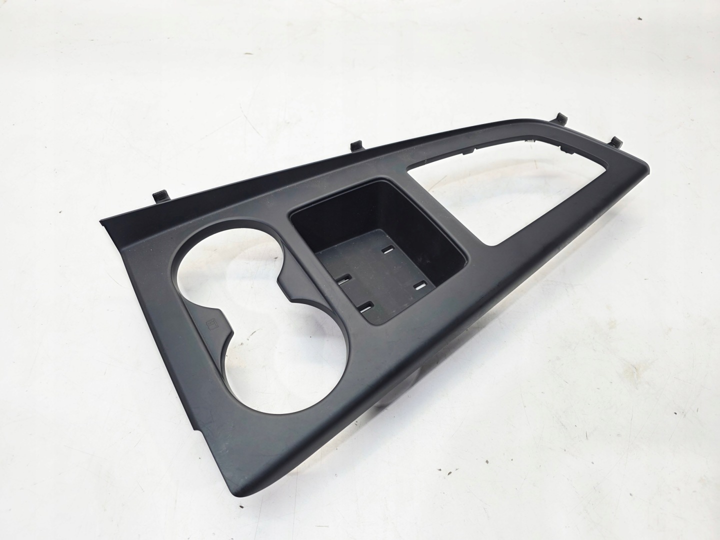Châssis Console Moyen TUNELU AUDI A4 B9 A5 8W 8W1864241D