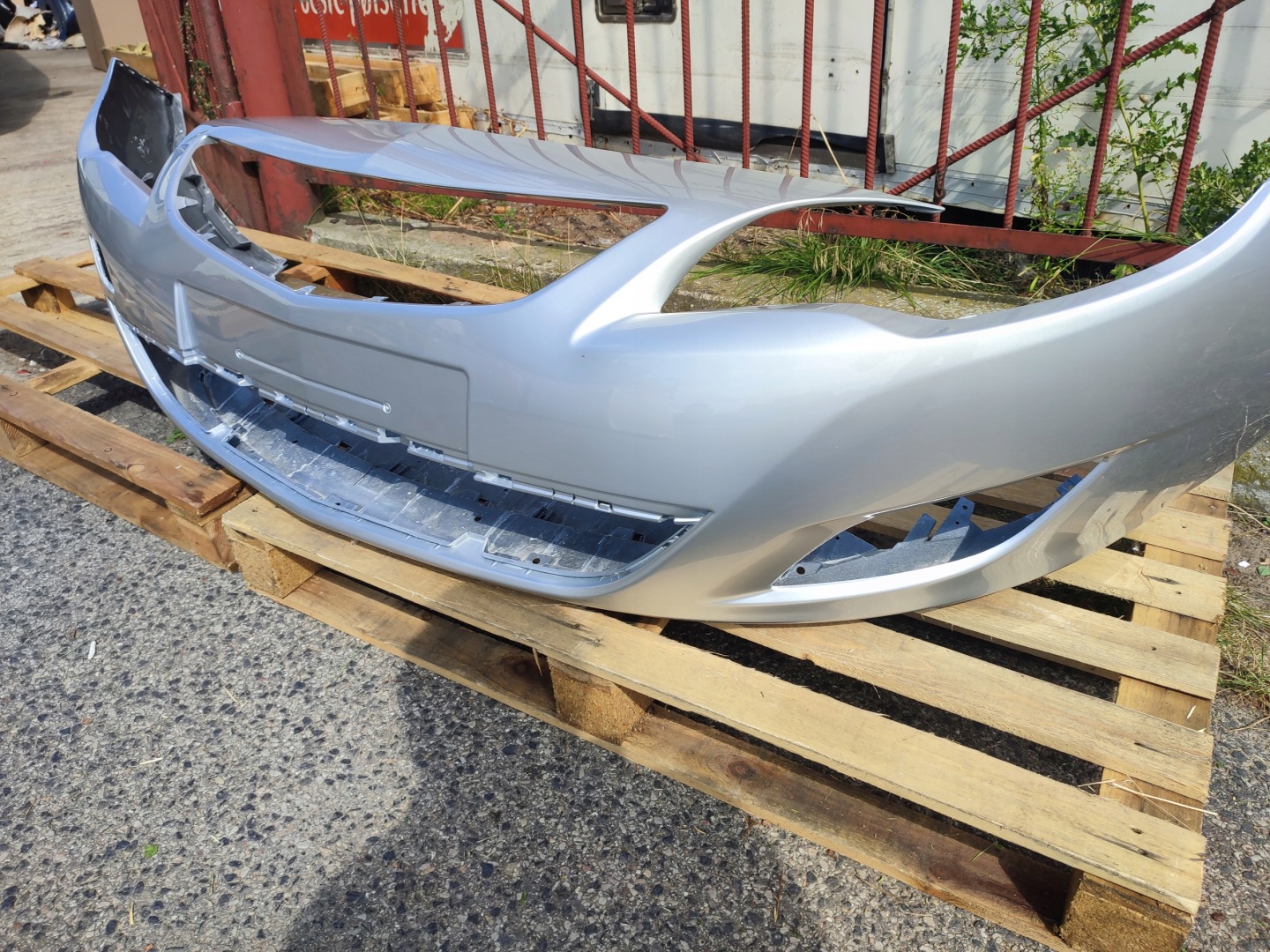 bumper front front OPEL ASTRA J KOD LAKIERU PRZEDLIFT Z176 UCHO