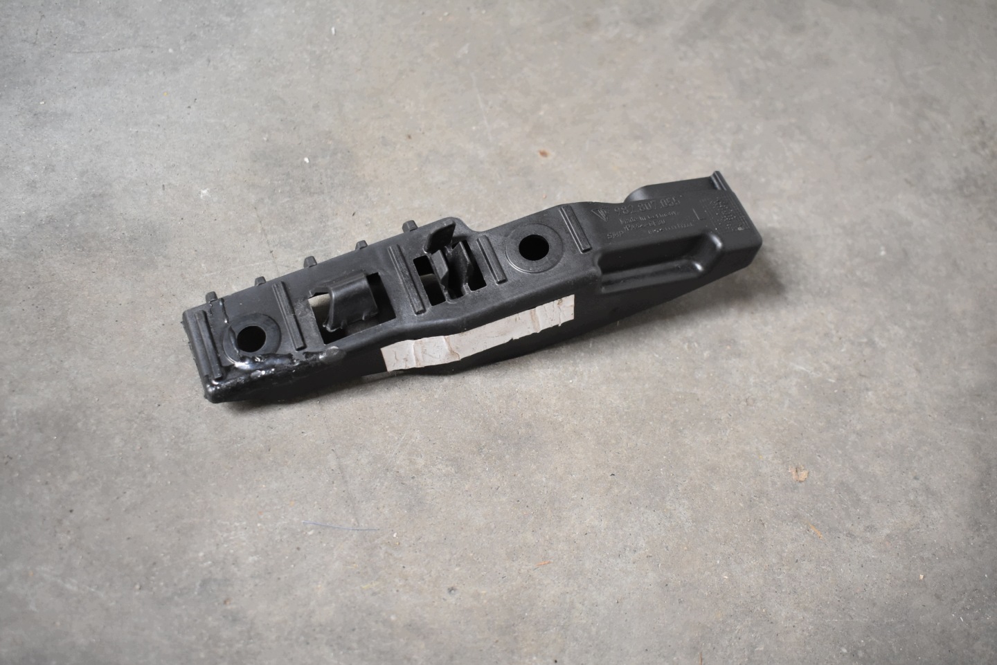 IDEALNY support bracket console left PORSCHE 982