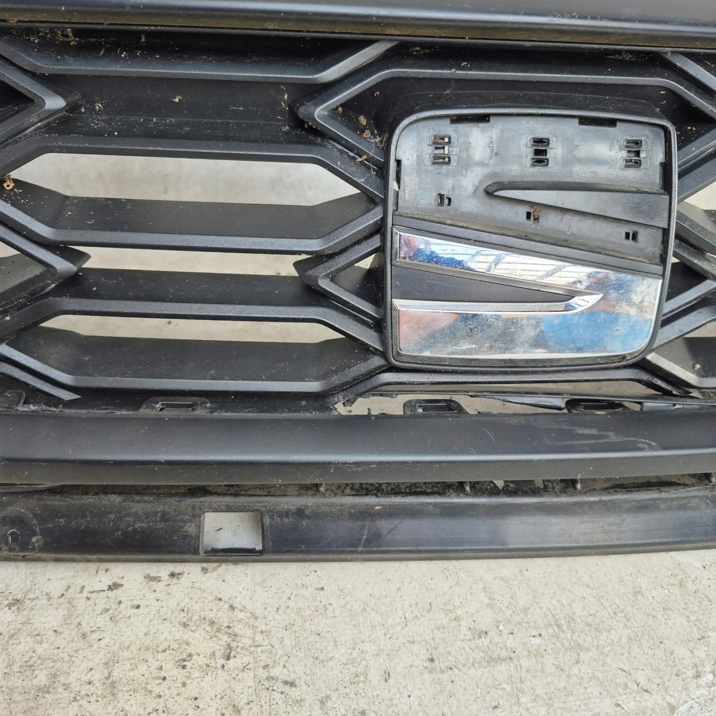 SEAT LEON III 3 FR LIFT 16-20 Grill Grill