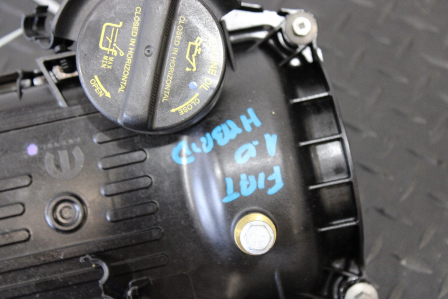 Deckel Abdeckung der Ventile FIAT 1,0 HYBRID 00463503760
