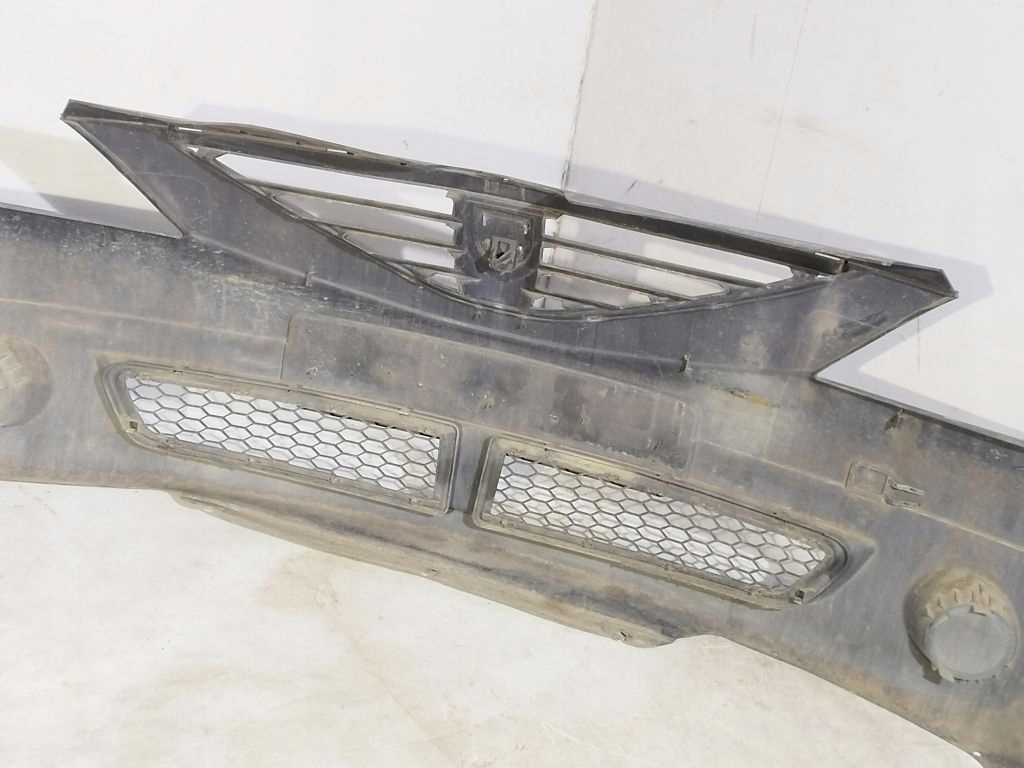 Dacia Logan and bumper front front