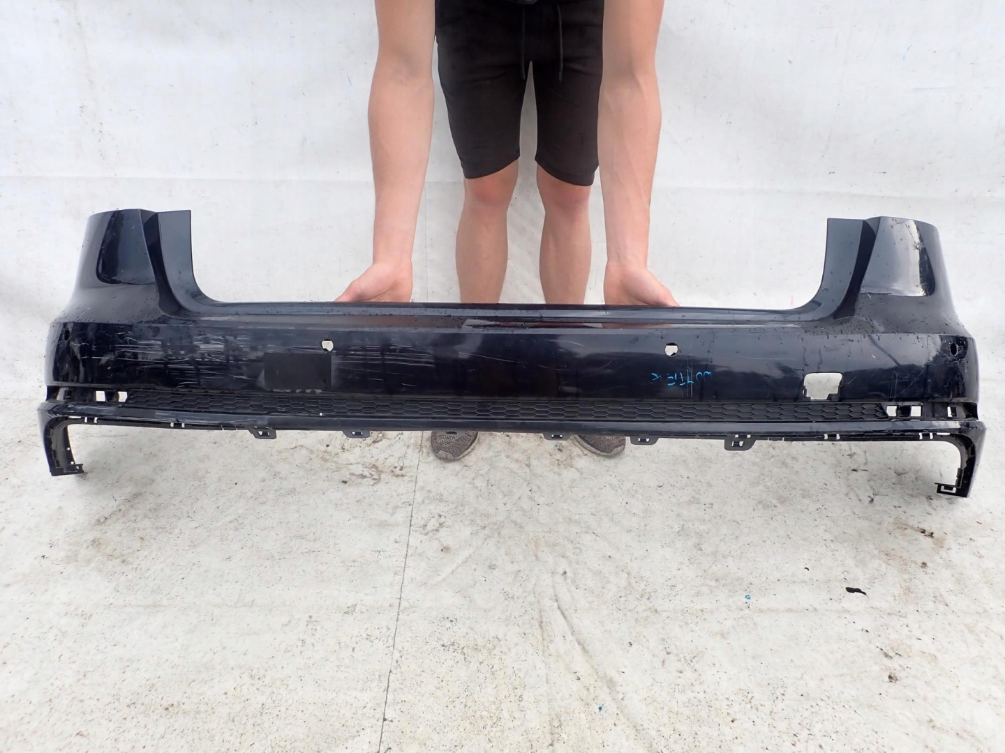 AUDI A4 B9 8W KOMBI S-LINE 15-19 bumper rear part rear 4XPDC