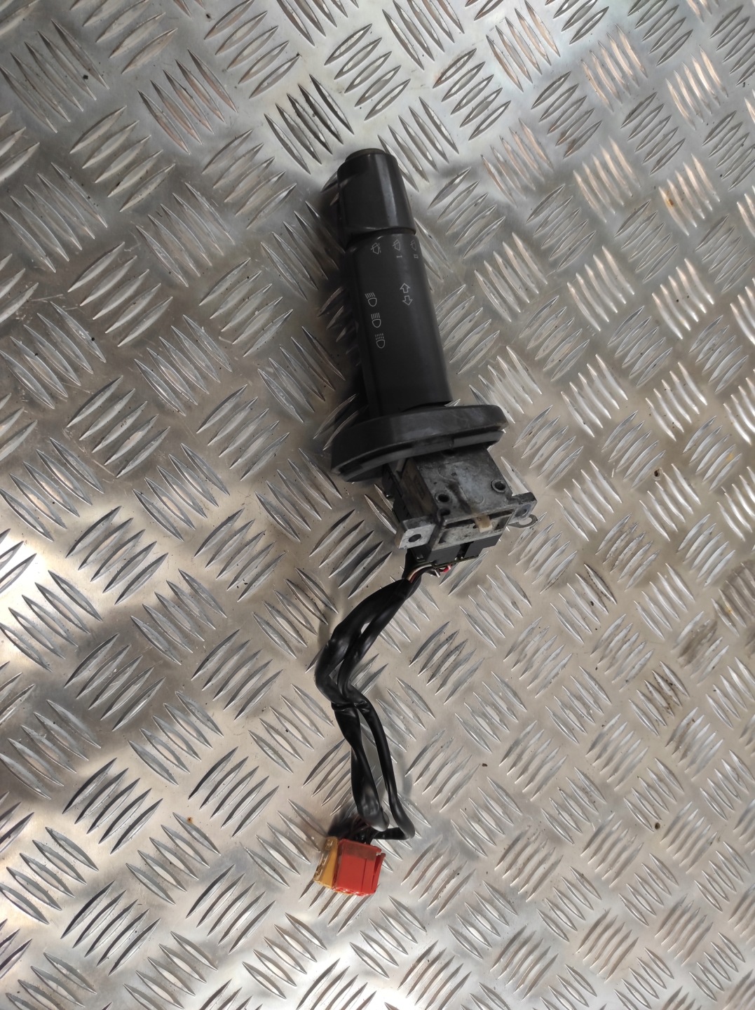 MANETKA DEVIO TERGICRISTALLO TERGI indicatori di direzione luci VALEO 81.25509.0123