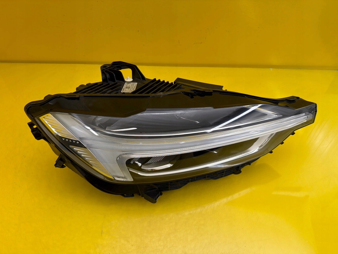 light right Volvo XC60 II 2017- Full Led 31420418