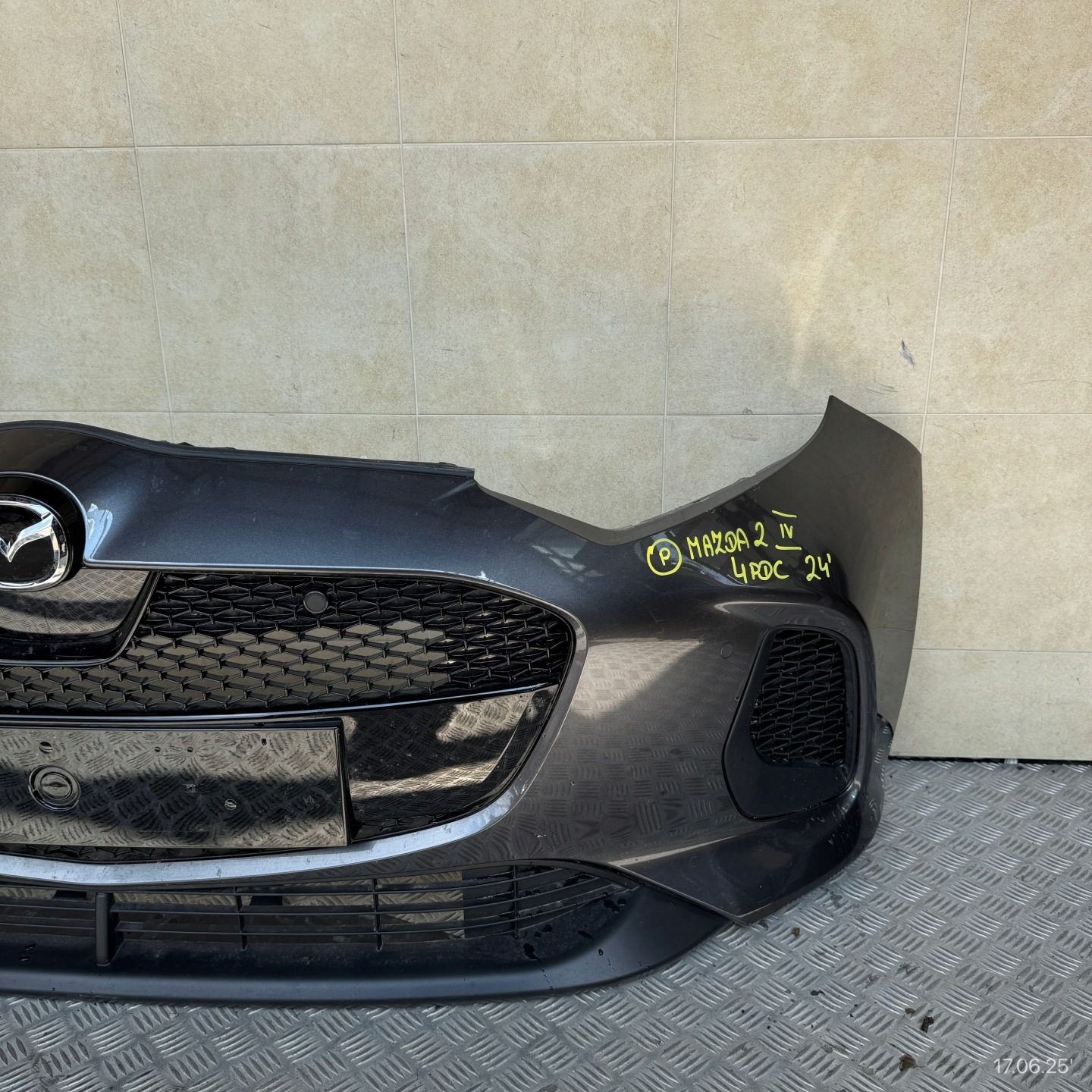 Frontstoßstange komplet MAZDA 2 IV 2024 ROK 4 PDC