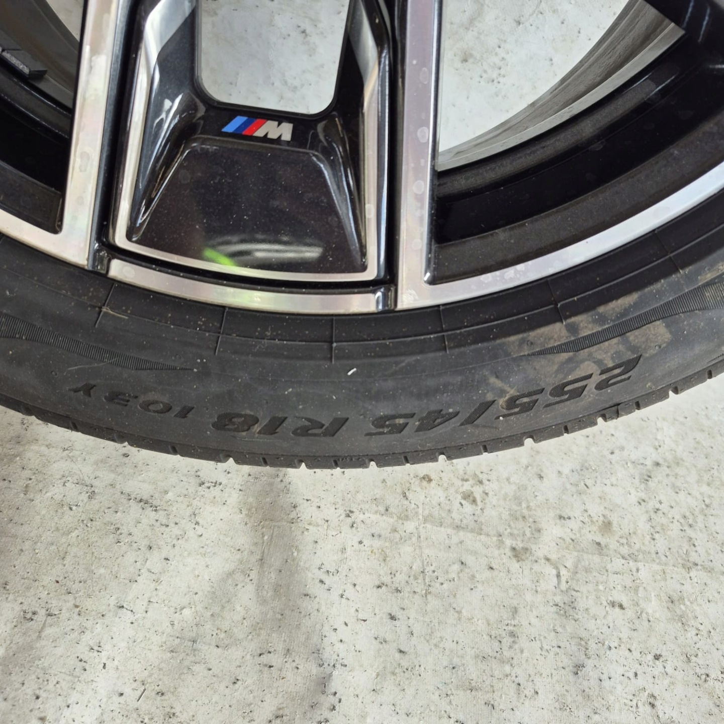PIRELLI P ZERO 255/45R18 gomma LETNIA 18"