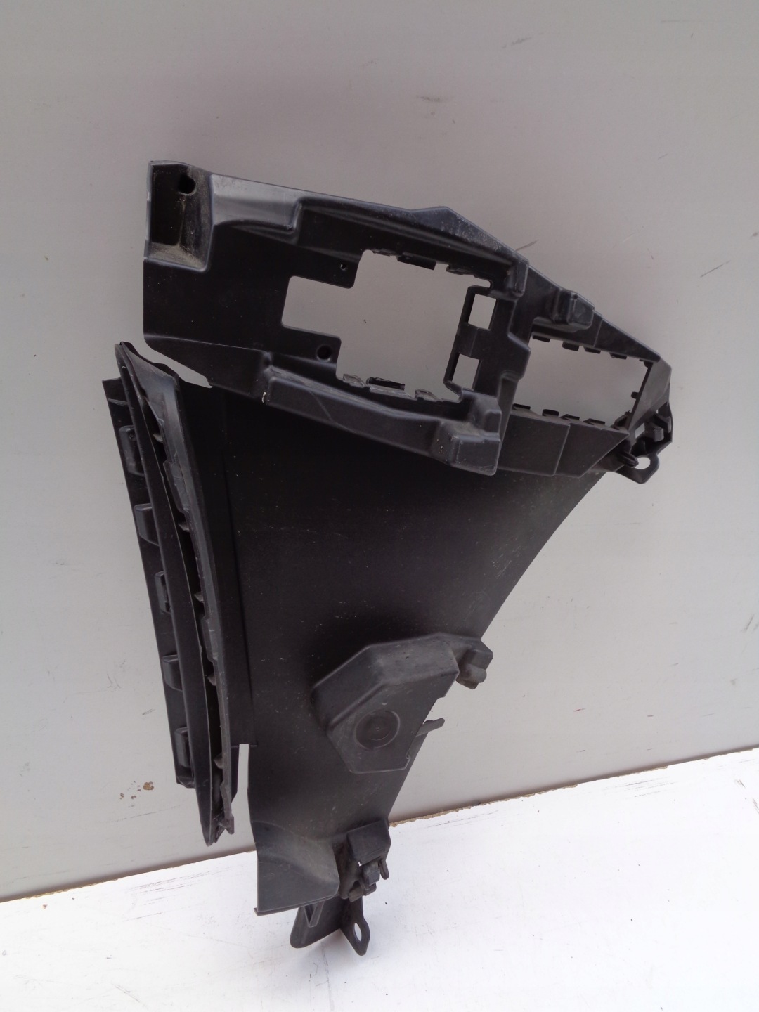 bumper bracket left front VW TIGUAN III 571 23