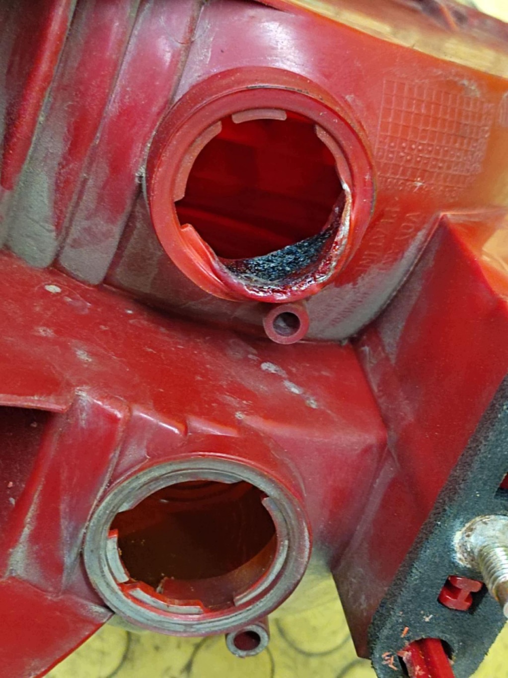 PEUGEOT 607 light left rear part