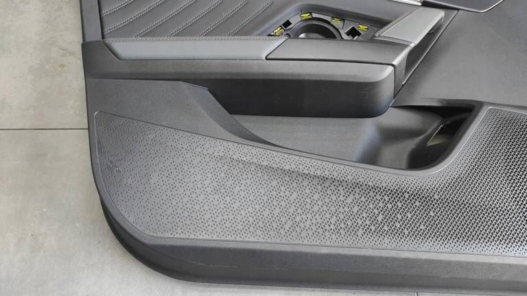 Cupra Formentor side door ley front upholstery ambiente 5FG867011P