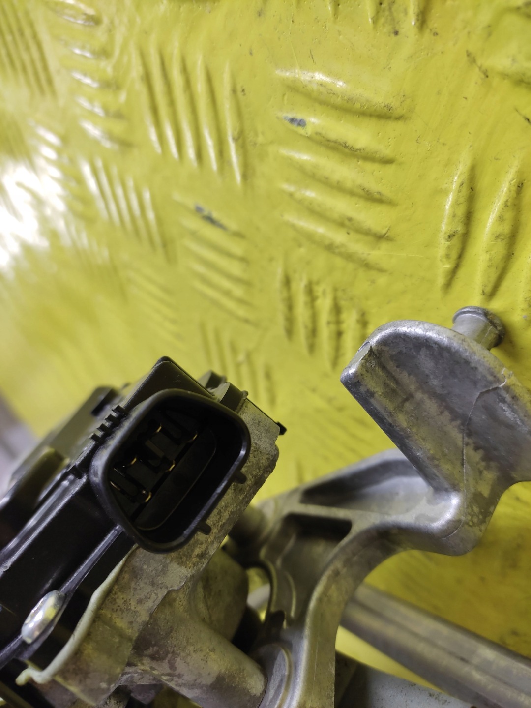 DAIHATSU CUORE VII wiper mechanism front