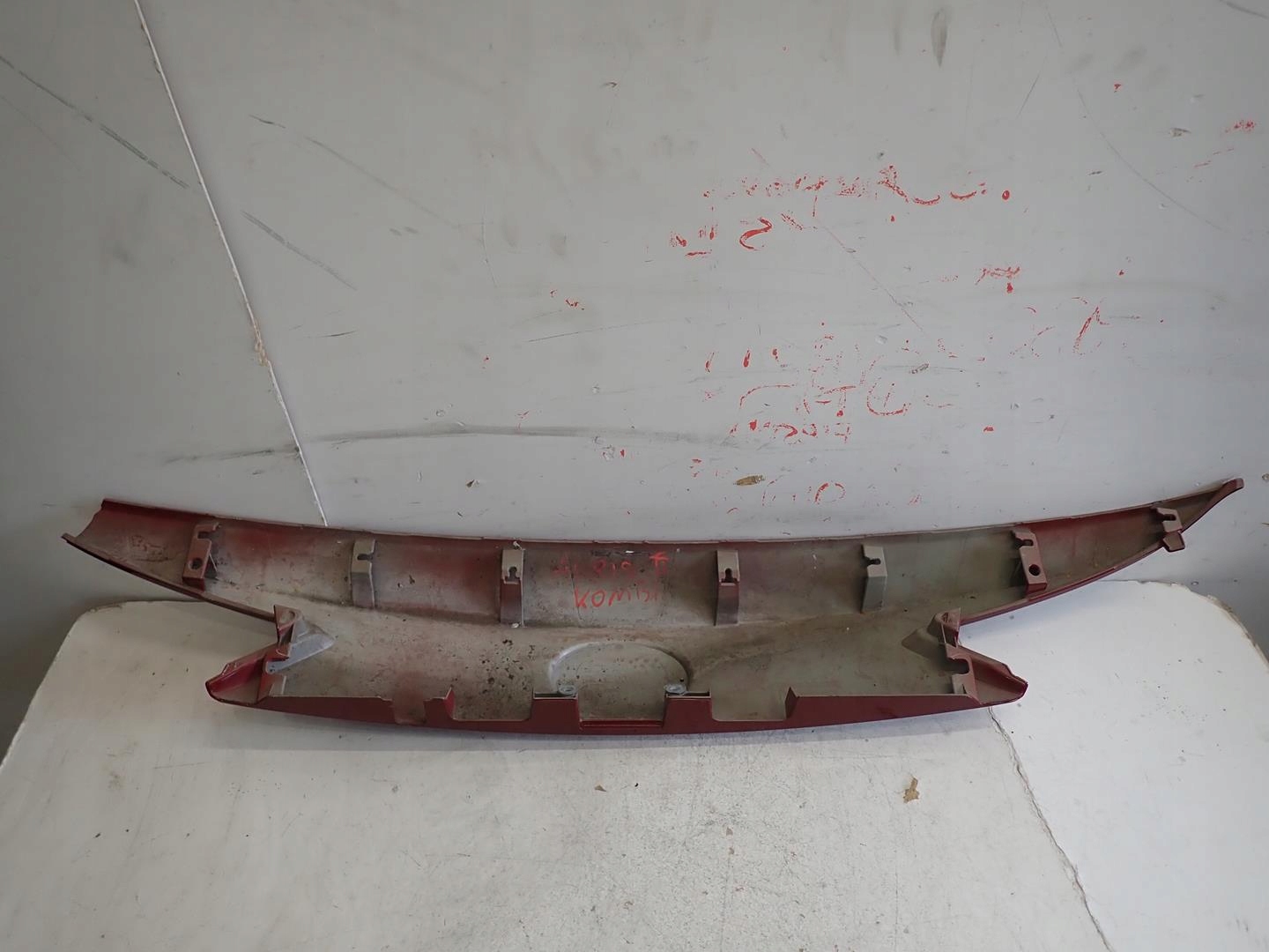 cap bonnet TOYOTA AURIS II KOMBI 2012- 76811-02830