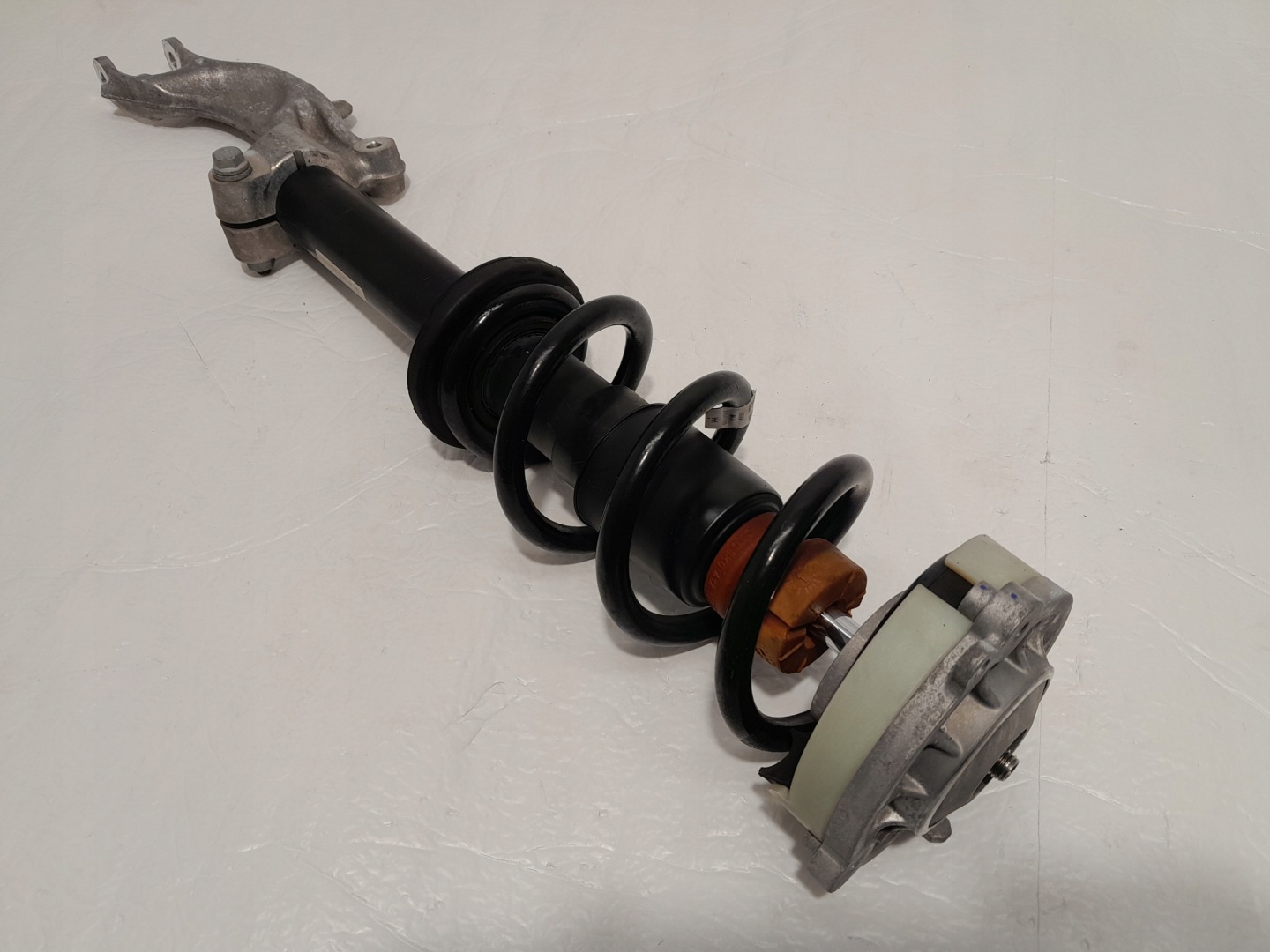 AUDI A4 B9 LIFT shock absorber left front 8W0413031BG