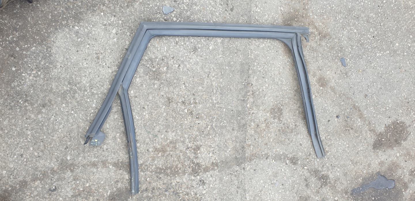 gasket windows door right rear part AUDI A4 B8 AVANT