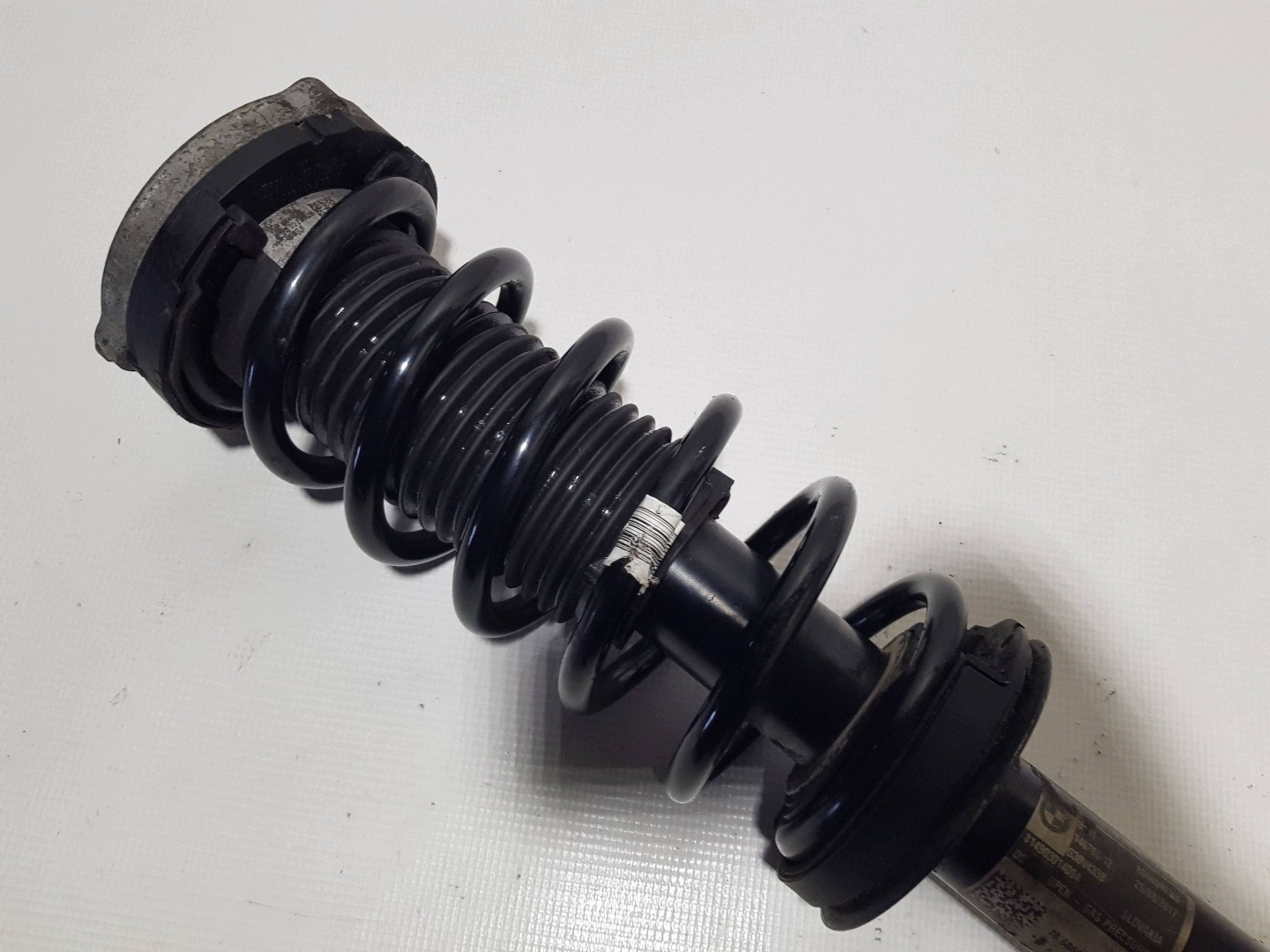 shock absorber front front right BMW 5 G30 G31 G38 6866592