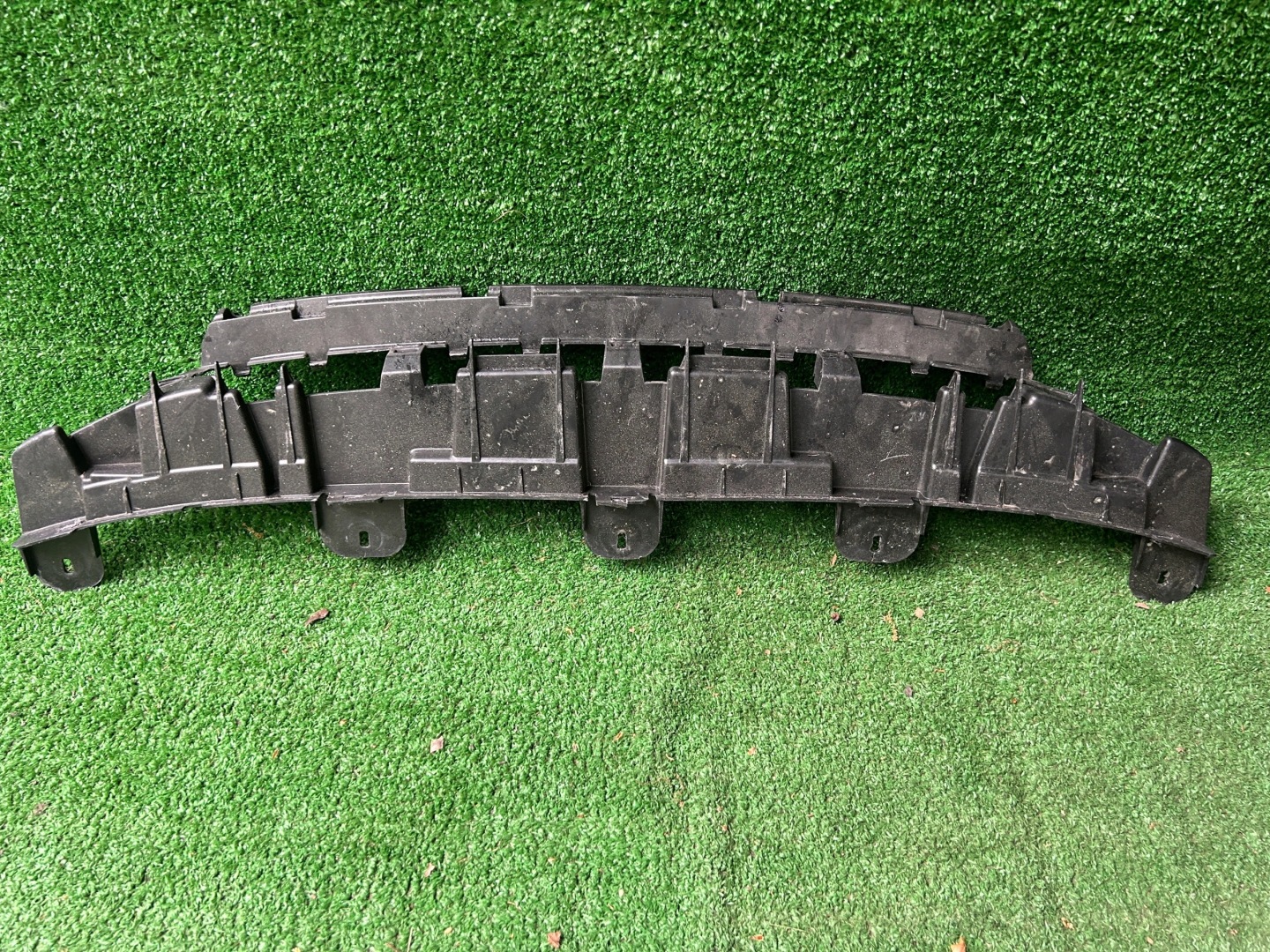 Audi TT 2006- Traversa accessori Paraurti Anteriore 8J0807233