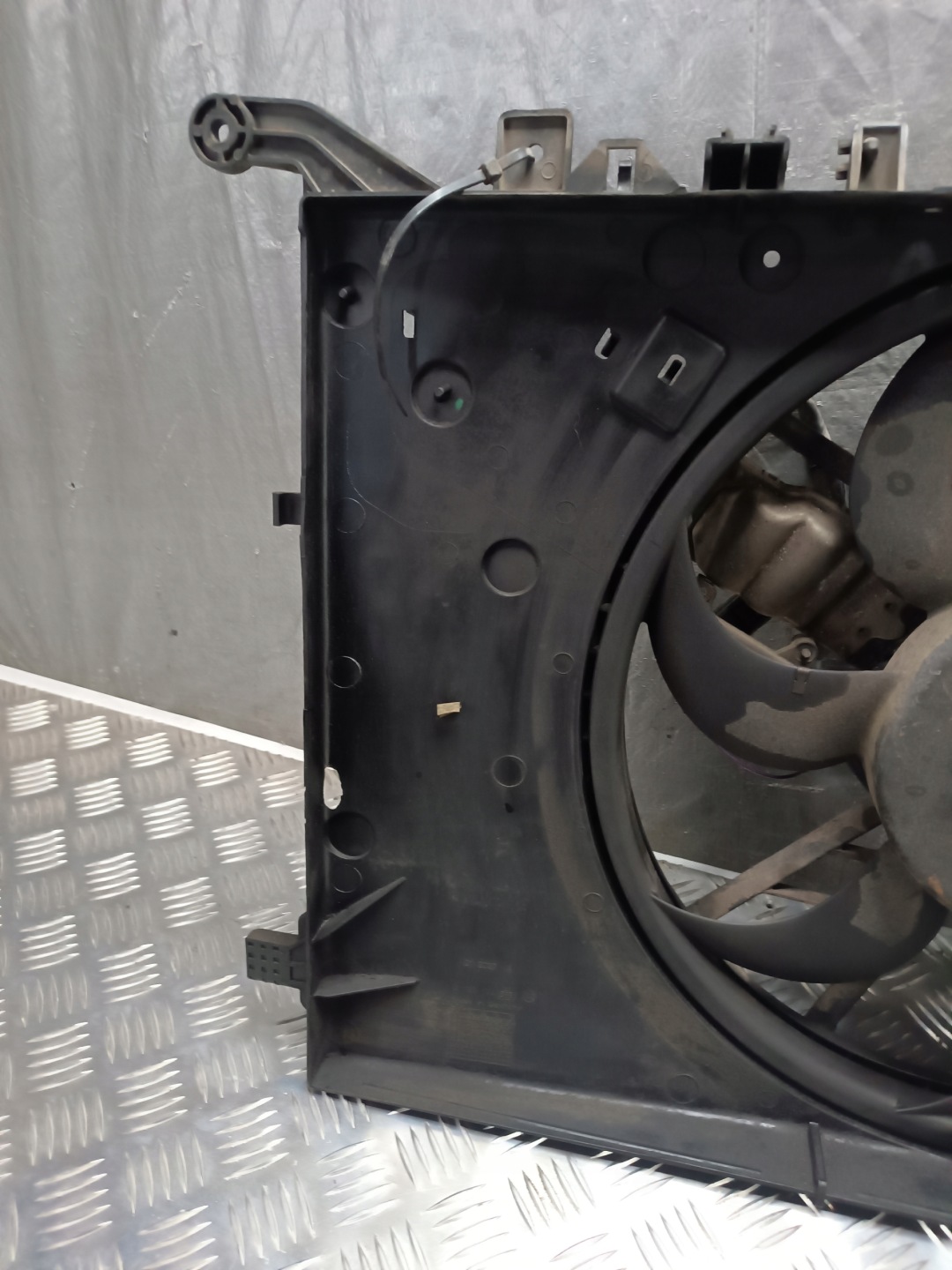 ventilátor chladiče + modul VOLVO S60 2.4B 2000r 1 137 328 081