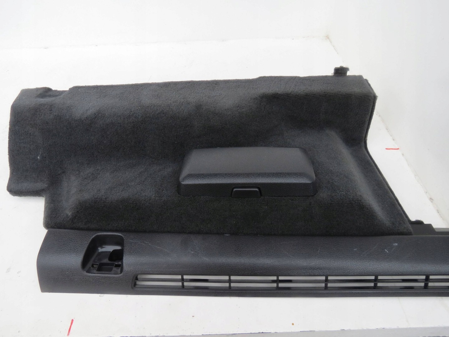 boot upholstery right VOLVO XC70 II AWD 2.4D 185KM 2000-2007r