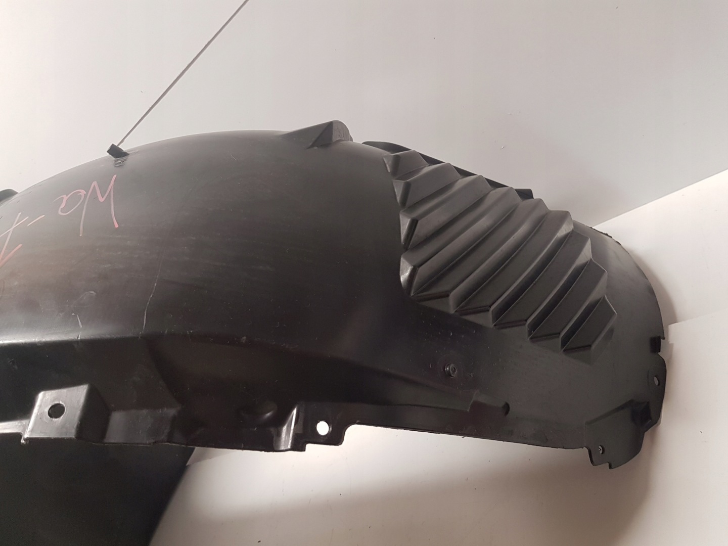 mudguard right front BMW U06 8498436