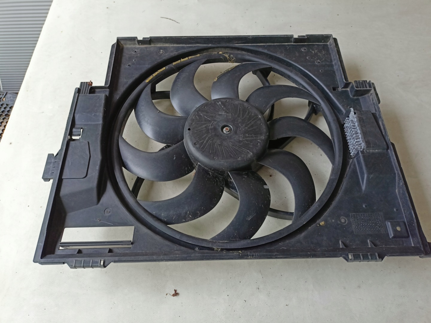 BMW F20/F30 2.0D ventilátor chladiče