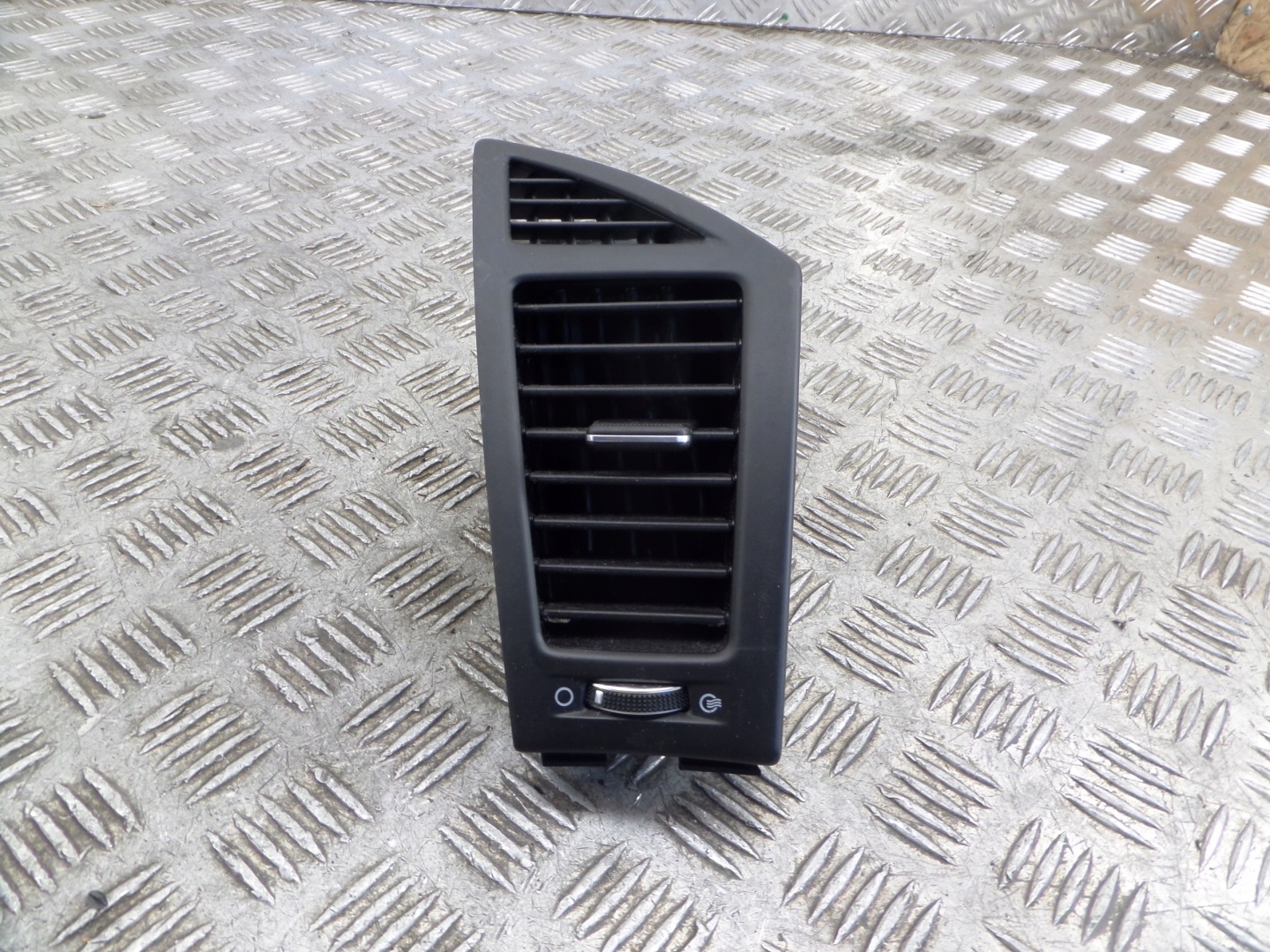 grid WENTYLACYJNA right HYUNDAI I40 i40
