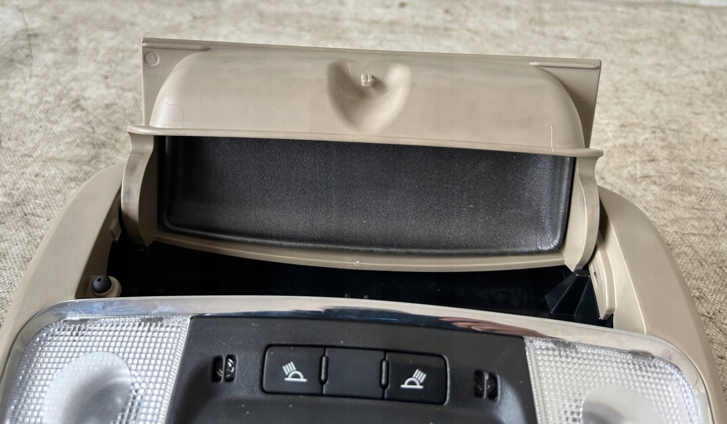 OSWIETLENIE interna LANCIA THEMA 11- 68146915AA