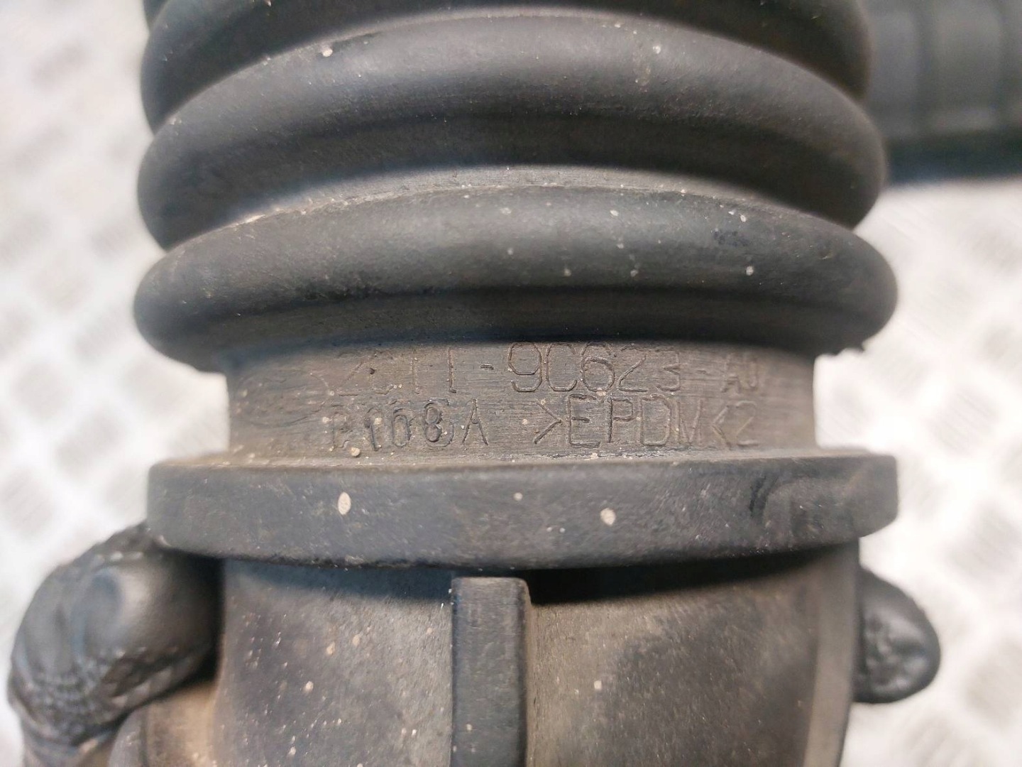 pipe air hose FORD TRANSIT V 2.0 DI 2C11-9C623-AD