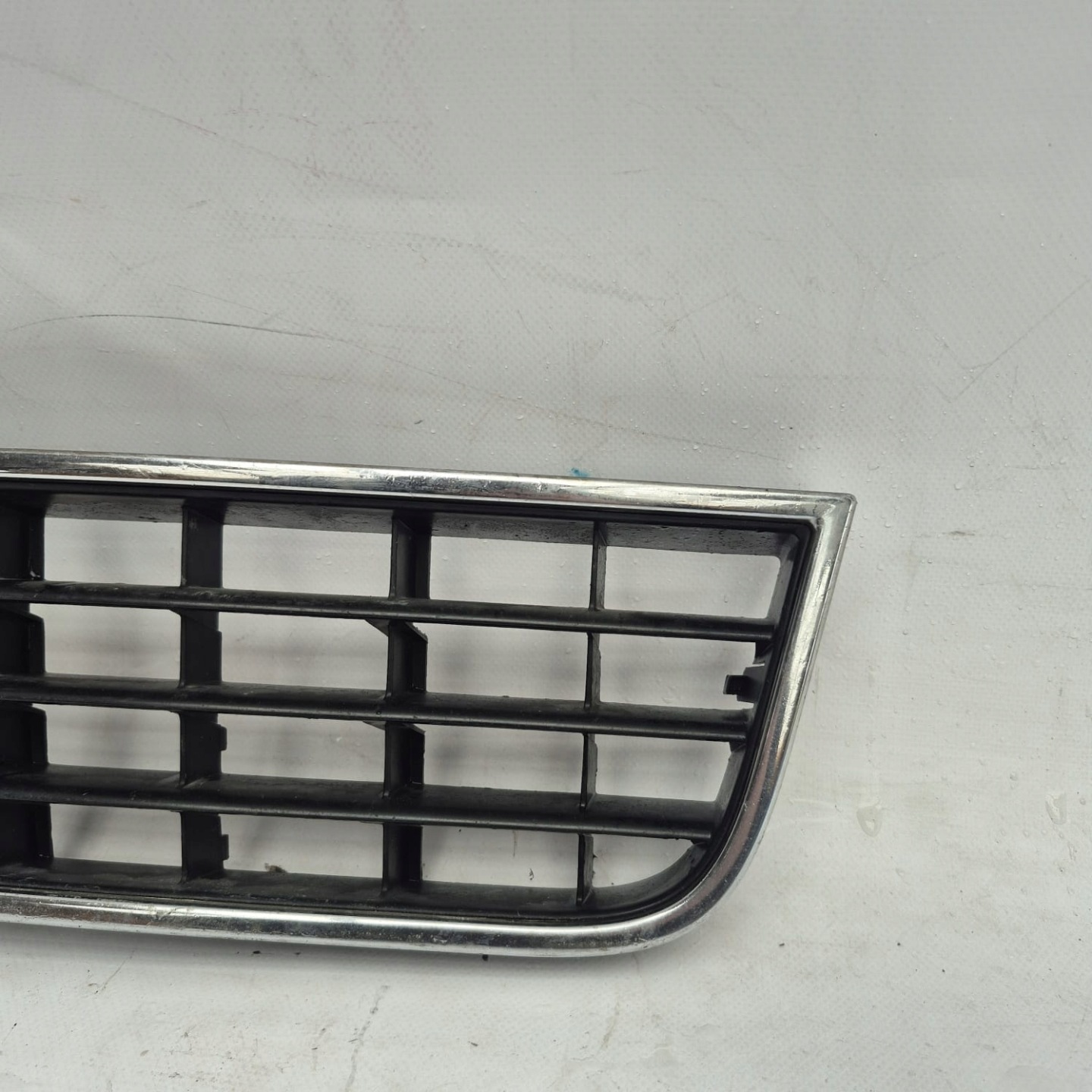 AUDI A6 C5 LIFT 01-04 Lüftungsgitter der Stoßstange mitte