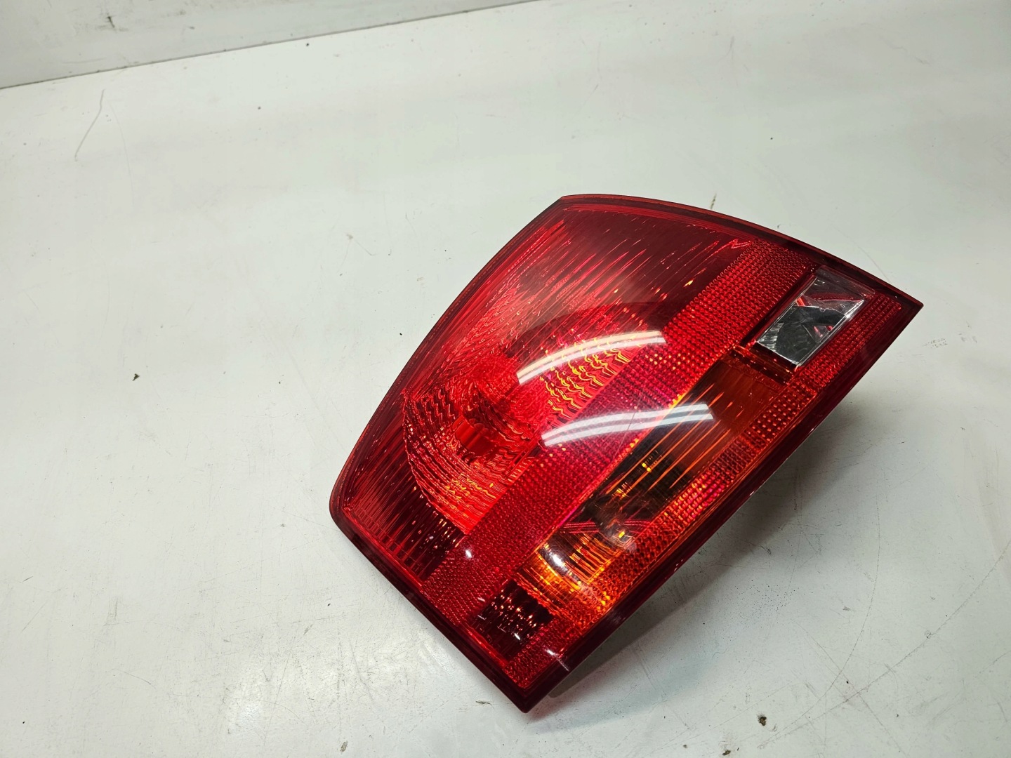light left rear part W fender AUDI A4 B7 KOMBI AVANT 8E9945095E original