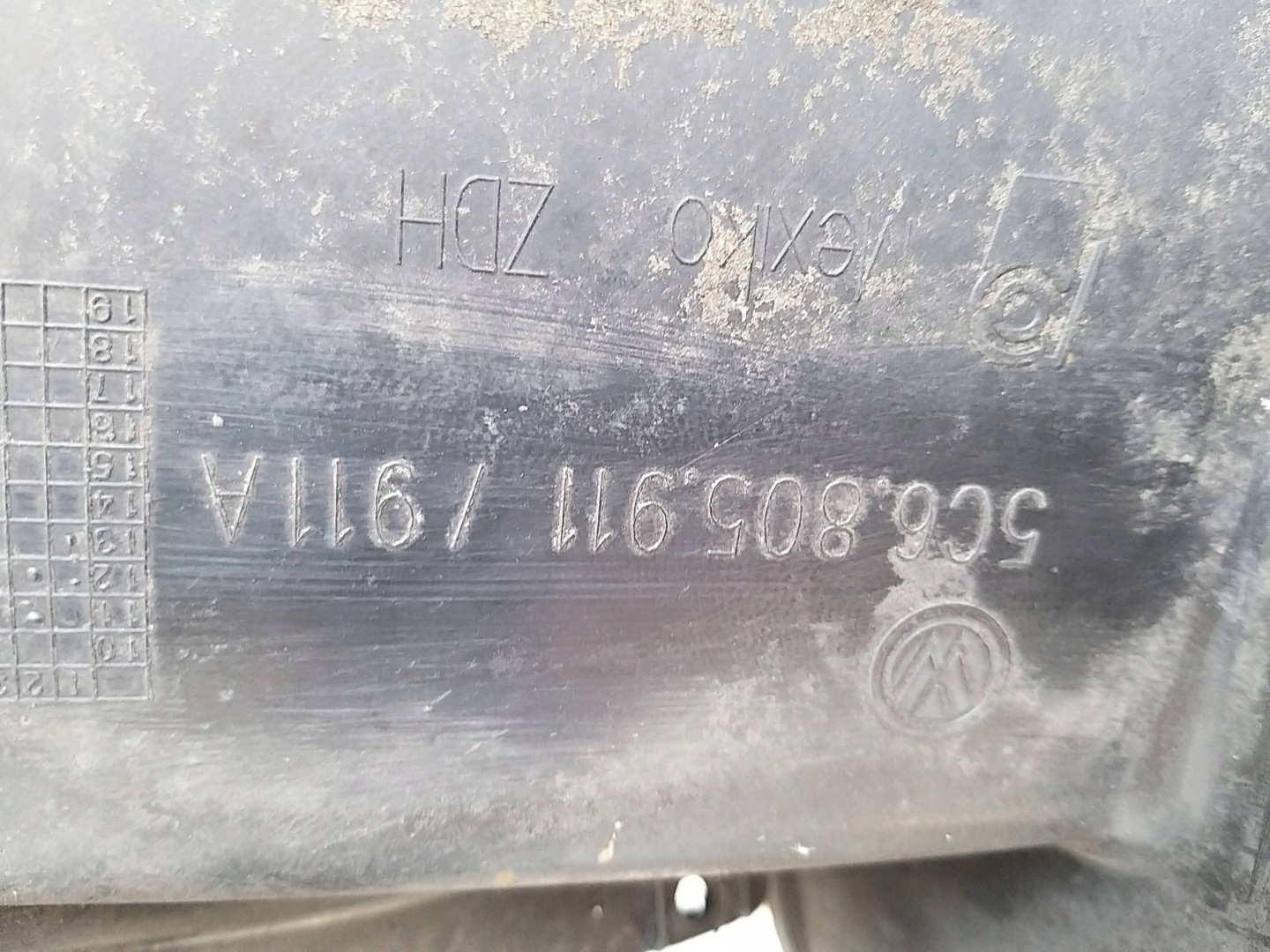 VW JETTA 5C 10- mudguard left front front 5C6805911