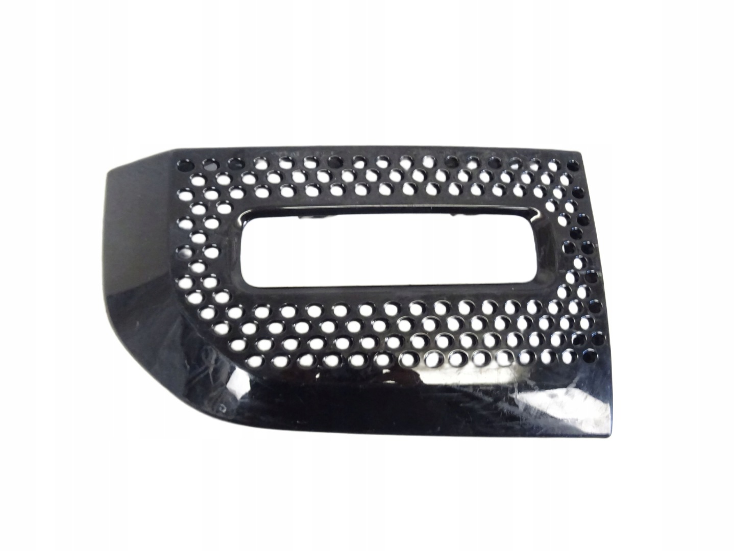 LAND ROVER DEFENDER L663 right grid of a bumper front front