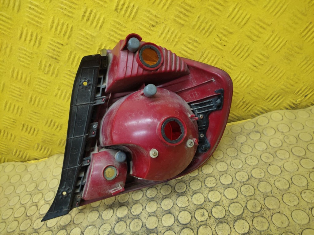 HYUNDAI ACCENT light left rear part 92401257