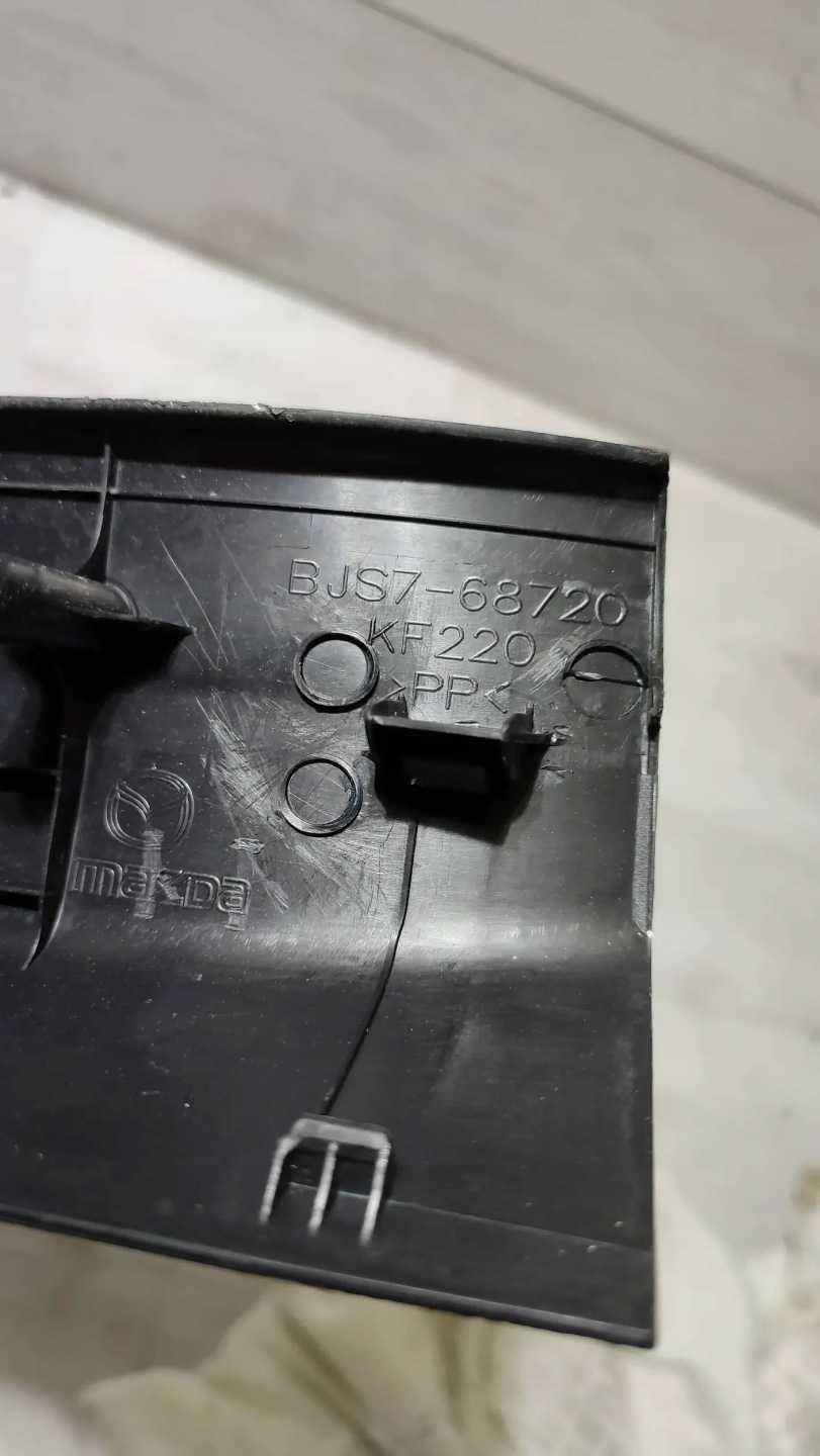 Mazda 3 III BM 17r rear part side left moulding threshold caps