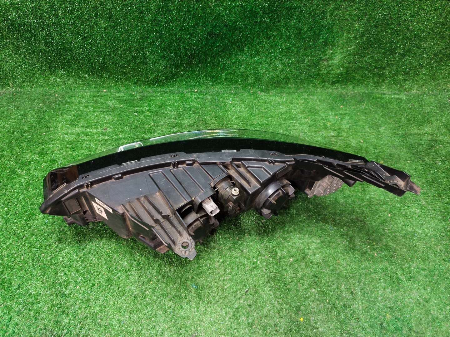 REFLEKTOR right front RENAULT TALISMAN 15- lens LED NR.R1530